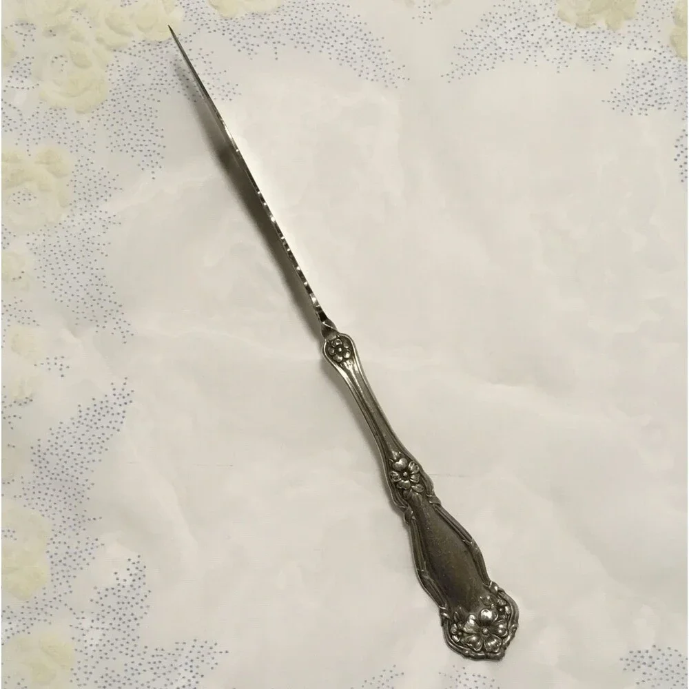 Vintage Silver Plate Master Butter Knife Rogers & Son Ornate Floral Shell 7.5